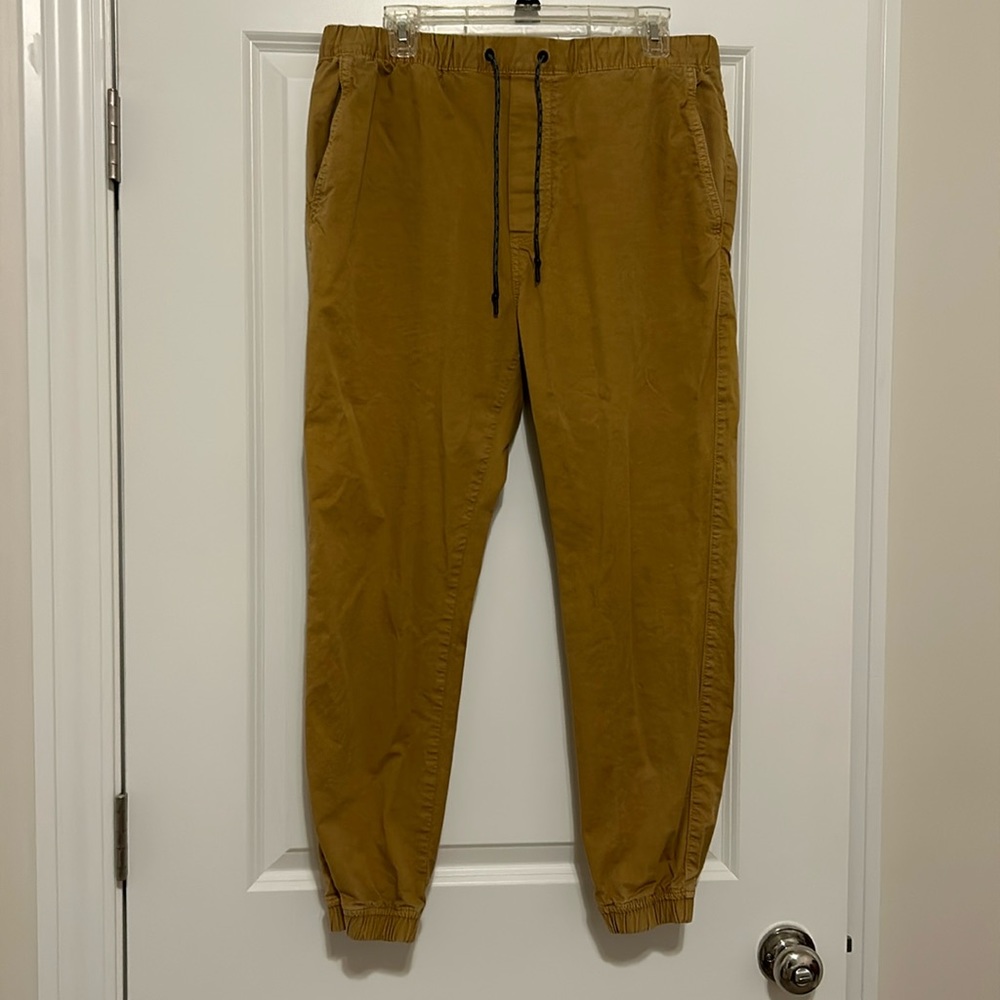 Men’s American Eagle extreme flex joggers